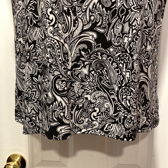 carré noir - Black & White Paisley Print Round Neck Sleeveless Blouse - Sz S - Picture 7 of 8
